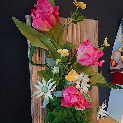 「The Vase of Tulips ( チューリップの花瓶 )」をテーマにしたデフォルメ作品です