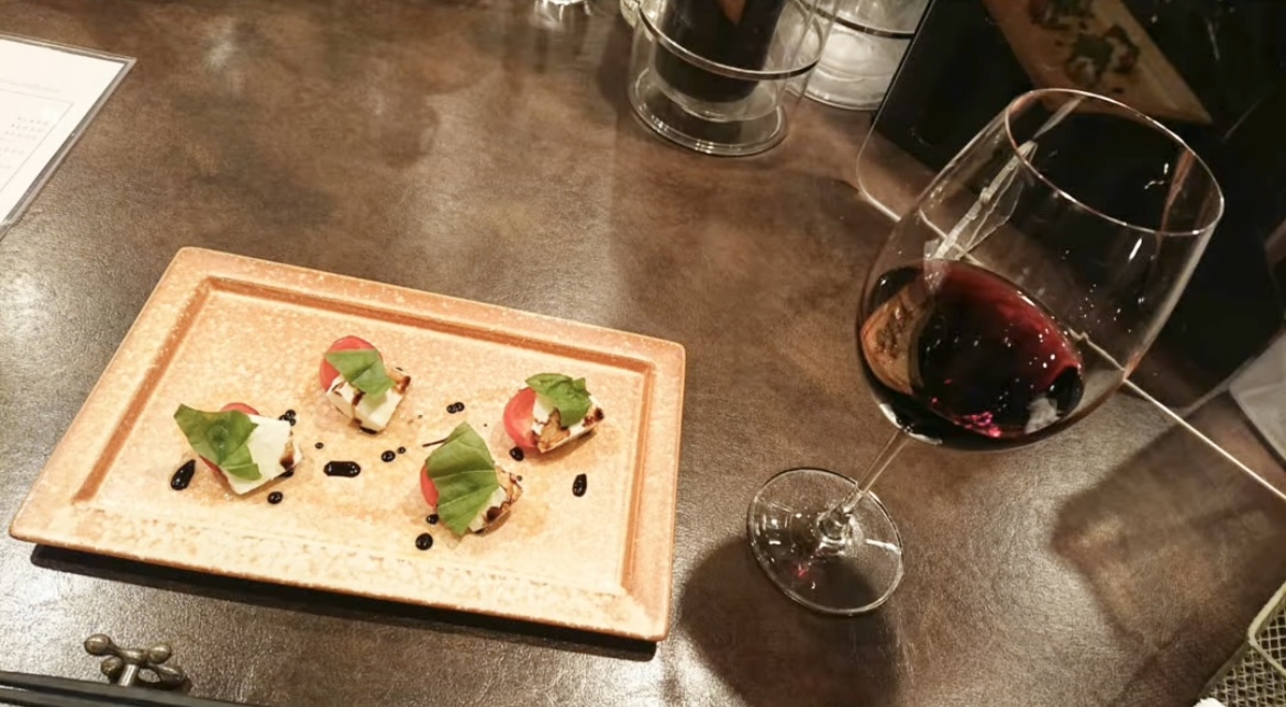 新たな(作品)展示場所 ワインと旬の野菜 barchetta (バルケッタ)